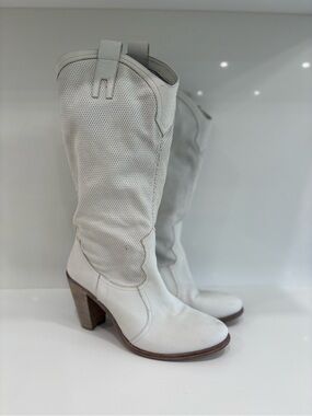 Triver Flight Italian Leather Western Boots – Size 39 – Creamy White – Stacked W